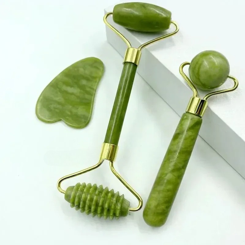 Jade Roller Stone - 天然翡翠ローラーマッサージ器、スクレイピングボード、フットマッサージローラー、フェイシャルリフティングとアンチエイジングのダブルヘッドスクレイピング翡翠石